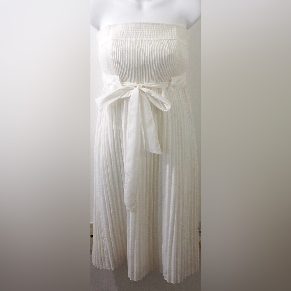 Pleated strapless dress